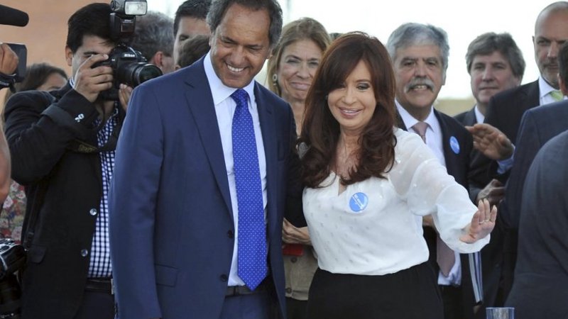 Cristina y Scioli mantienen un alto índice de imagen positiva en Provincia