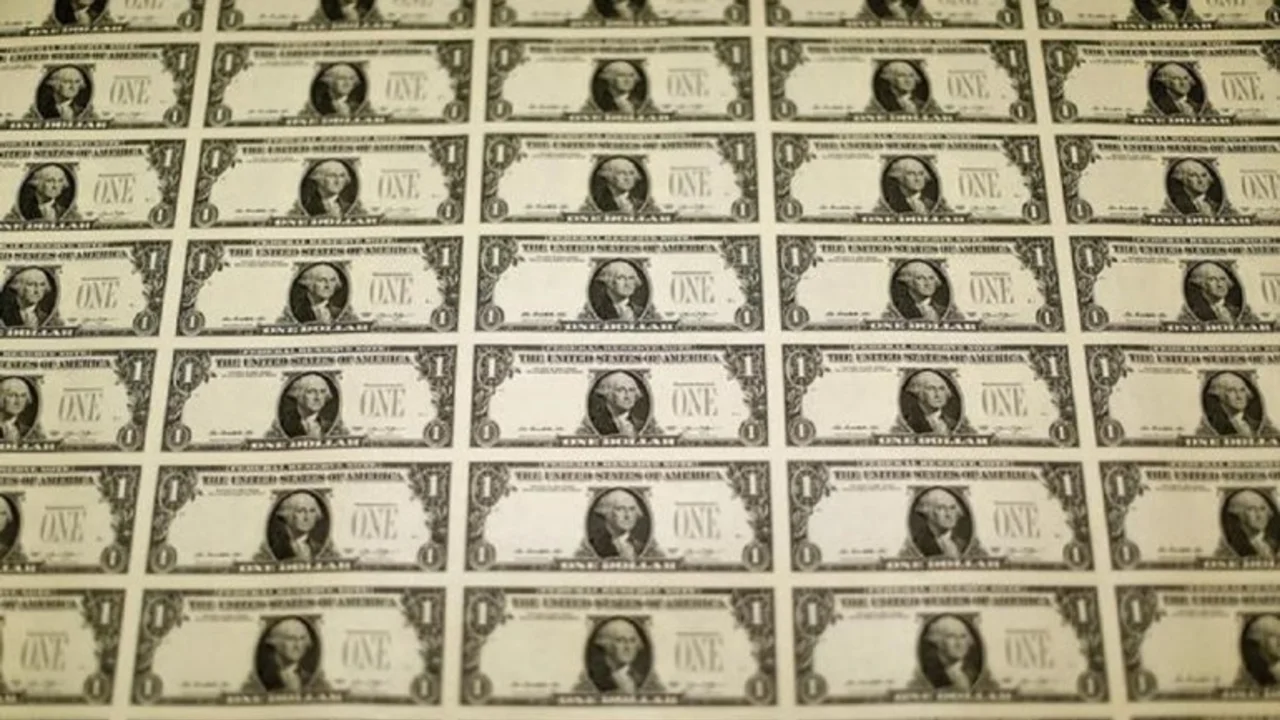 El dólar blue ascendió a $ 14,65