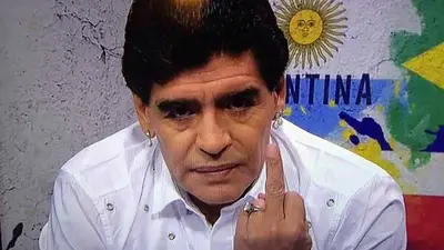 Maradona contra su hijo italiano y contra Claudia Maradona contra su hijo italiano y contra Claudia