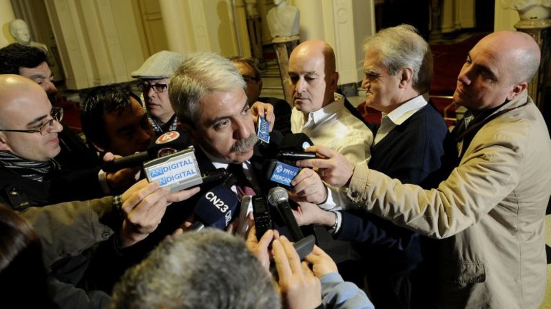 Aníbal Fernández se pregunta si los fiscales argentinos denunciarán a Barack Obama por el pacto con Irán