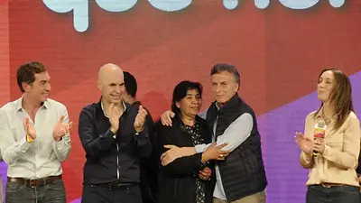 Encuestas 2015: la gestión de Larreta "será igual a la de Macri" Encuestas 2015: la gestión de Larreta "será igual a la de Macri"