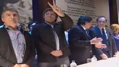 Elecciones 2015: el nuevo spot de Máximo Kirchner cantado por un jugador de Los Muerciélagos Elecciones 2015: el nuevo spot de Máximo Kirchner cantado por un jugador de Los Muerciélagos
