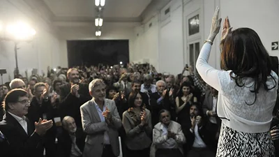 Cristina Kirchner denunció una fuerte "campaña de persecución" en contra de su Gobierno Cristina Kirchner denunció una fuerte "campaña de persecución" en contra de su Gobierno