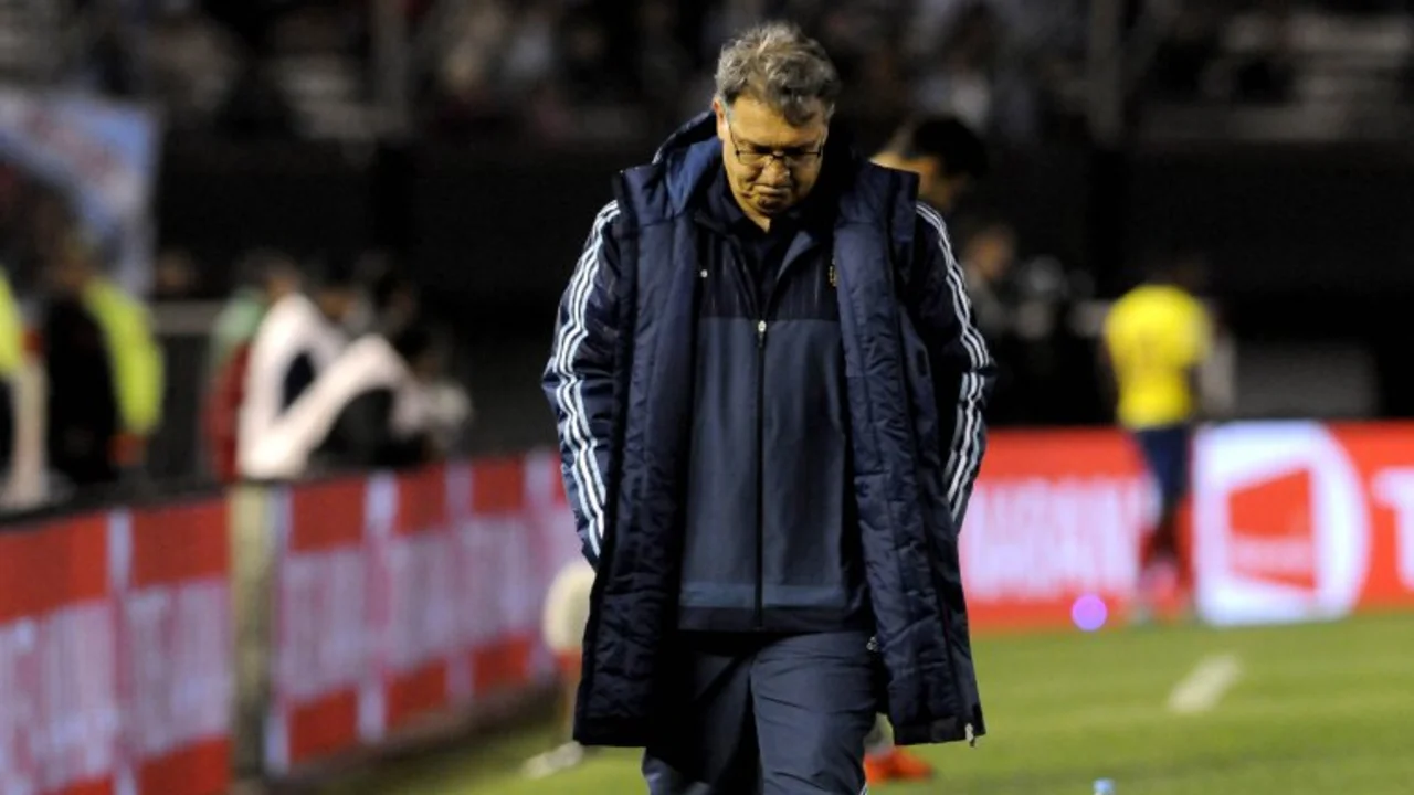 El gobernador de Córdoba se mete en la polémica y pide que se quede Messi pero se vaya Martino