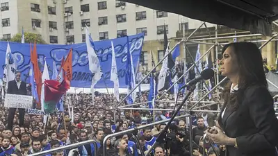 Convocan a una marcha a Comodoro Py para acompañar a Cristina Convocan a una marcha a Comodoro Py para acompañar a Cristina