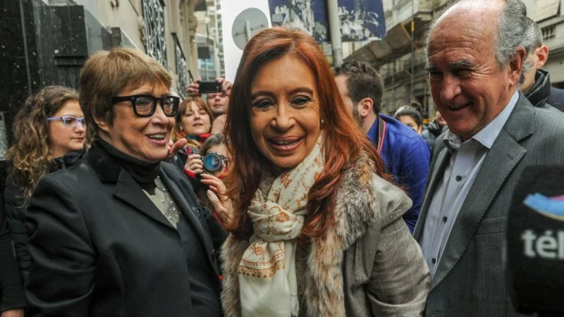 Cristina Kirchner: "Stolbizer se ampara en los fueros parlamentarios para calumniar y mentir"