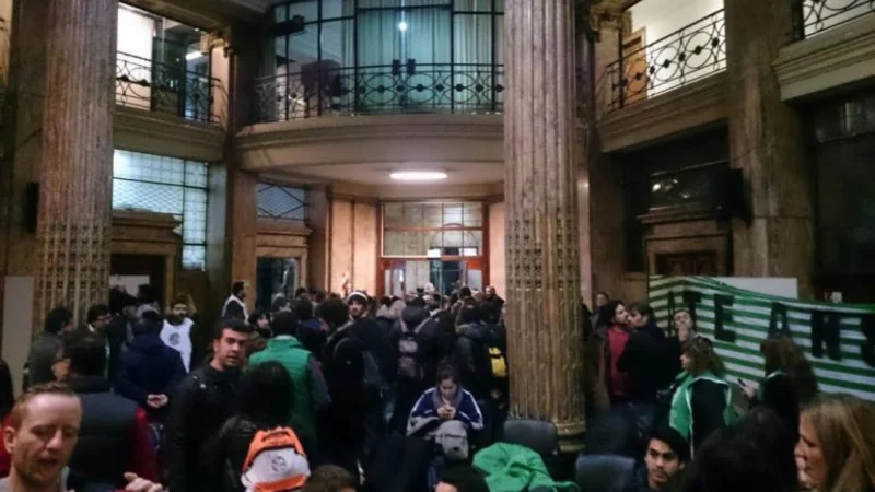 Tomaron el Ministerio Modernización en reclamo por los despidos