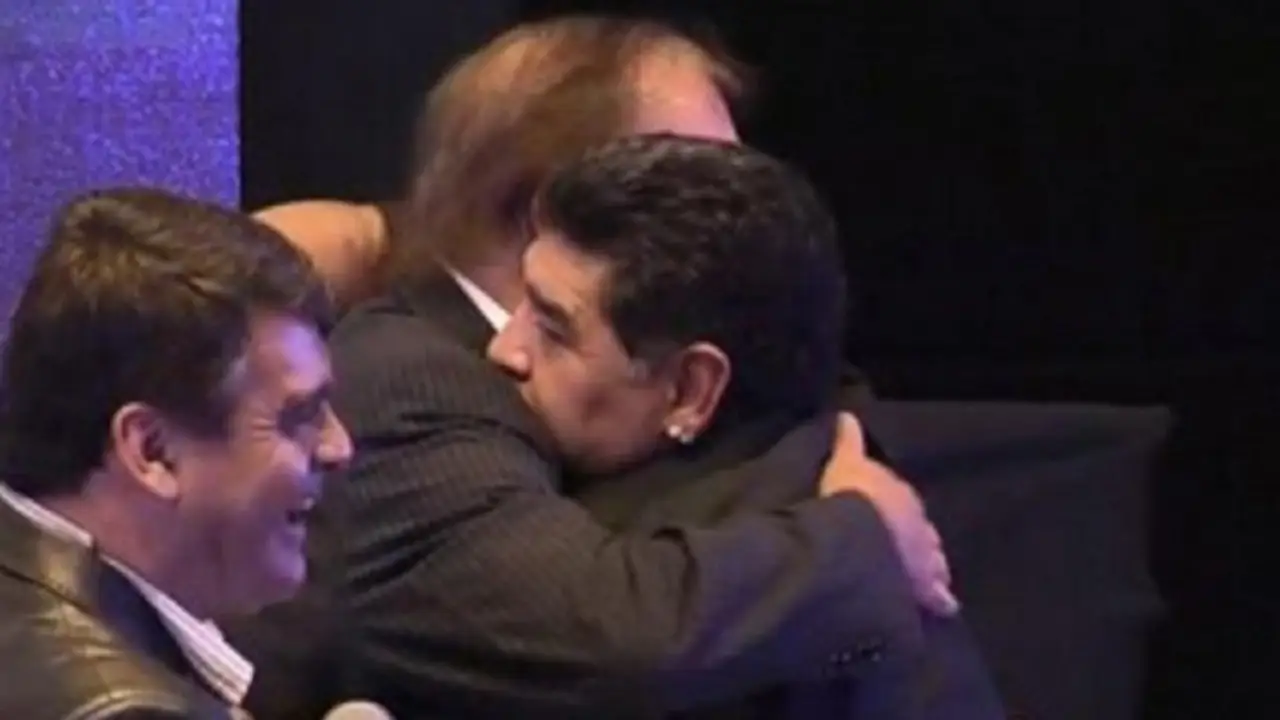 El emotivo reencuentro de Maradona y Bilardo: se reconciliaron