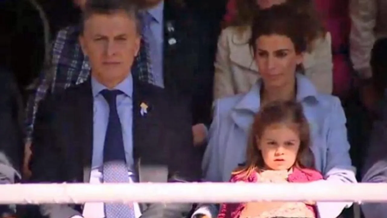 Insultaron a Macri en pleno desfile por el Bicentenario de la Independencia