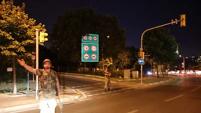 Golpe de Estado en Turquía: el Ejército bloqueó los puentes Golpe de Estado en Turquía: el Ejército bloqueó los puentes