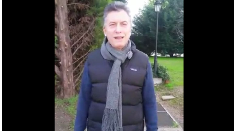 Insólito: Macri promocionó a una fiesta de egresados