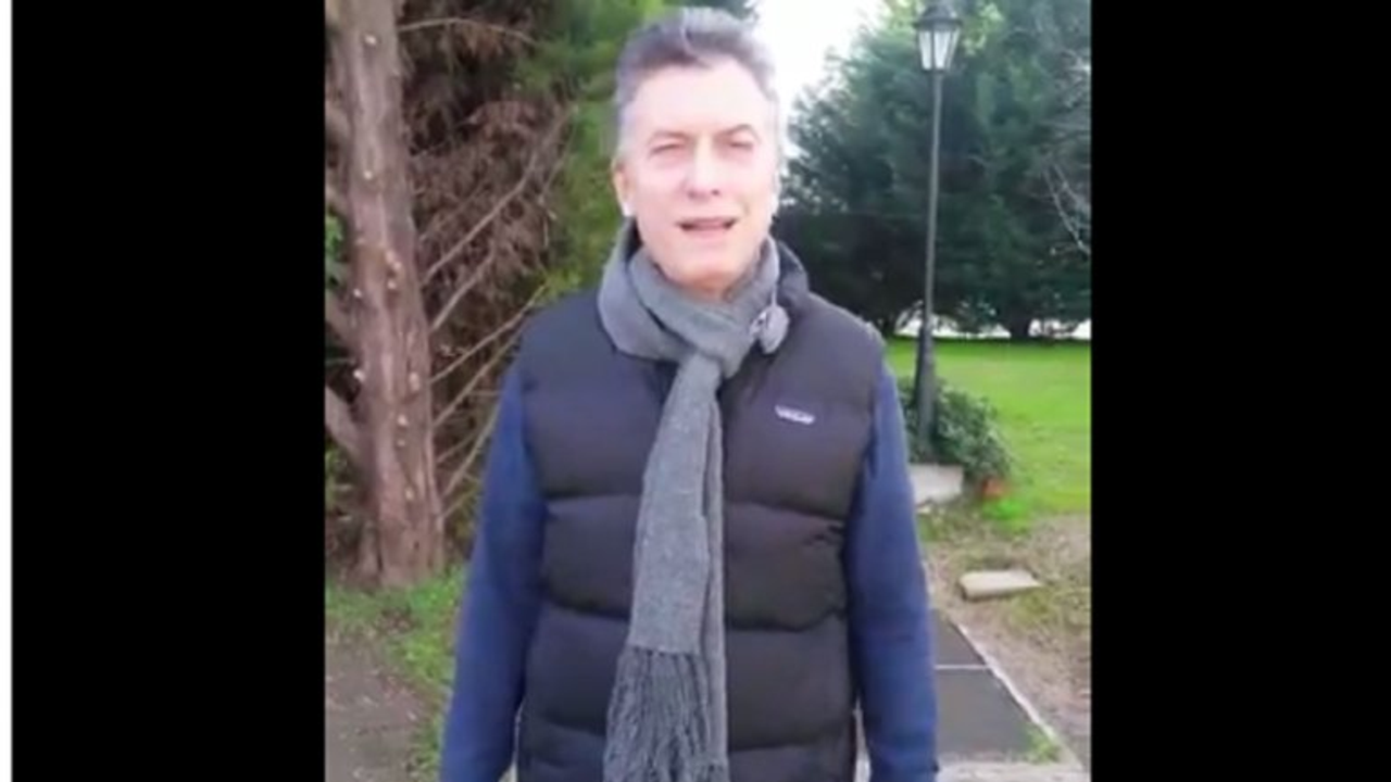 Insólito: Macri promocionó a una fiesta de egresados
