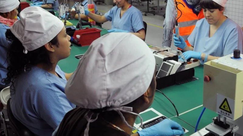 La industria cayó en el primer semestre