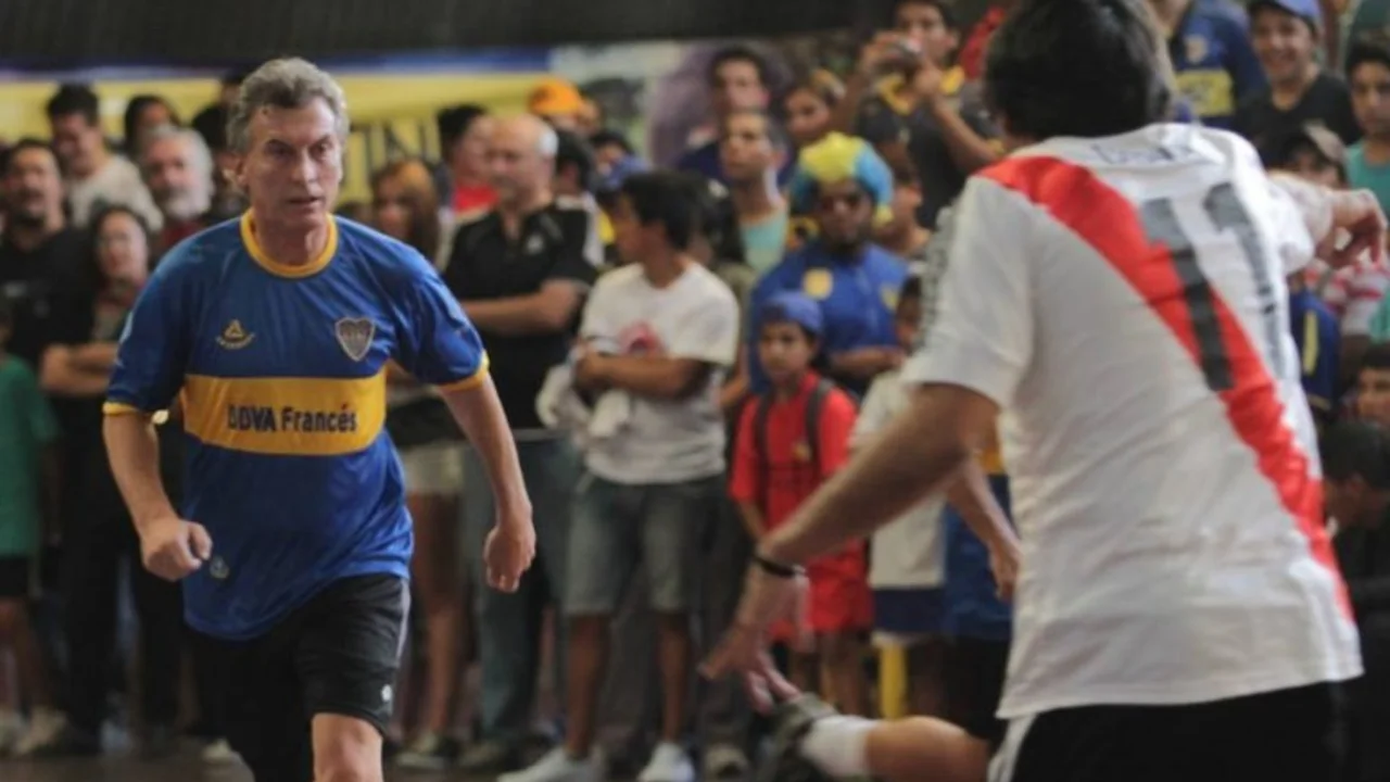 Con un mes de recaudación de AFIP se pueden pagar 58 años del Fútbol para Todos