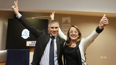 El vicegobernador de Santa Cruz denunció "una maniobra política" de Infobae El vicegobernador de Santa Cruz denunció "una maniobra política" de Infobae