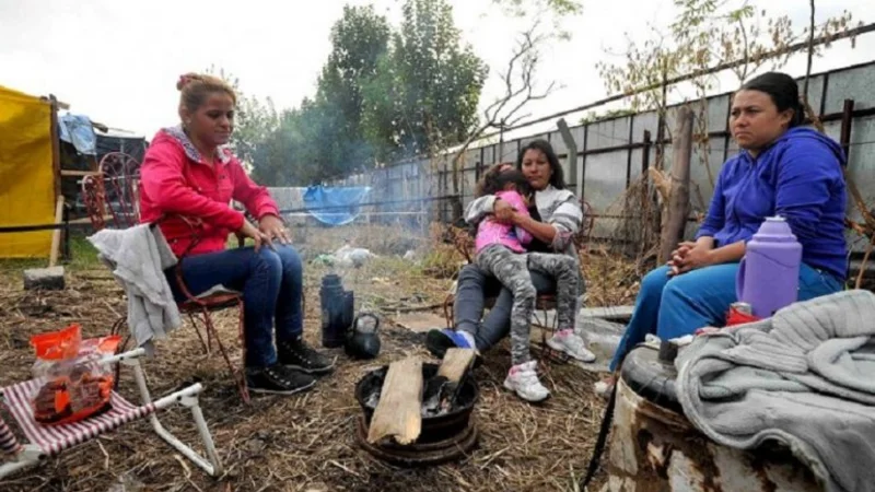 Lejos de las necesidades del pueblo