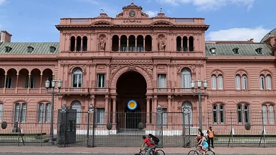 Ni en remera ni en patas: ¿Cuál es la temperatura adentro de Casa Rosada? Ni en remera ni en patas: ¿Cuál es la temperatura adentro de Casa Rosada?