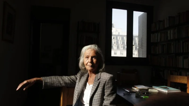Sarlo: "Recomendarle a la gente andar con bufanda en su casa es retroceder 60 años"