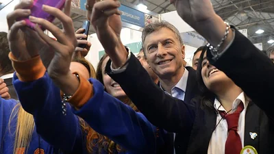 El incómodo momento de Macri en Castelar con una protesta sorpresa El incómodo momento de Macri en Castelar con una protesta sorpresa
