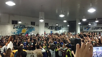 Cristina con estudiantes secundarios: "Se la están complicando a la gente" Cristina con estudiantes secundarios: "Se la están complicando a la gente"