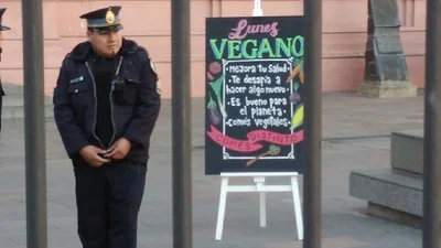 "Lunes vegano", la particular iniciativa que impuso el Gobierno en la Casa Rosada "Lunes vegano", la particular iniciativa que impuso el Gobierno en la Casa Rosada