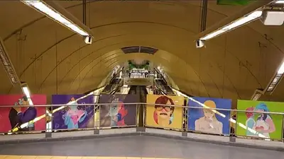Los carteles homofóbicos que aparecieron en una línea del subte Los carteles homofóbicos que aparecieron en una línea del subte