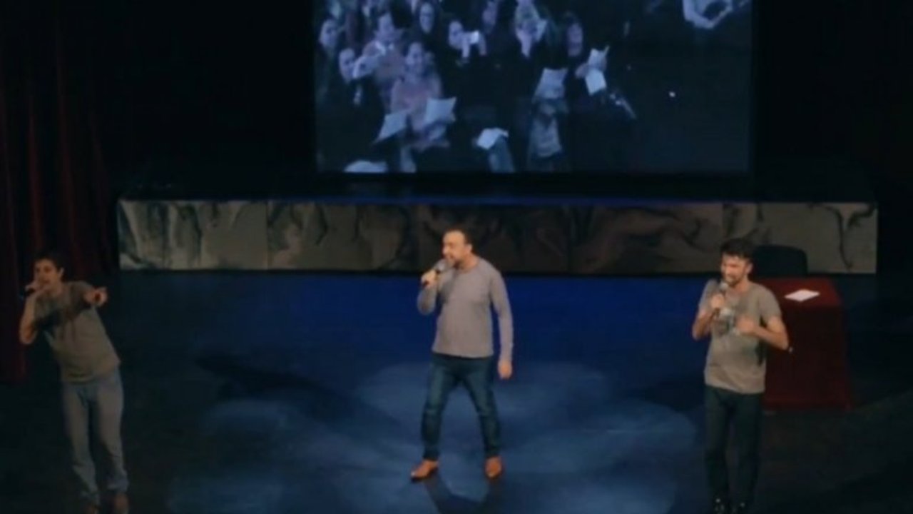 El tema que cantaron en vivo Navarro, El Cadete y Pesky en el teatro