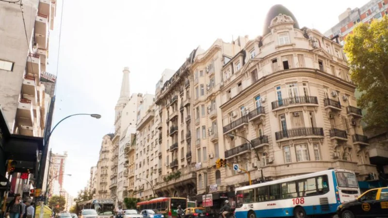 Persianas bajas: Así quedó un polo comercial de Recoleta por las políticas de Macri