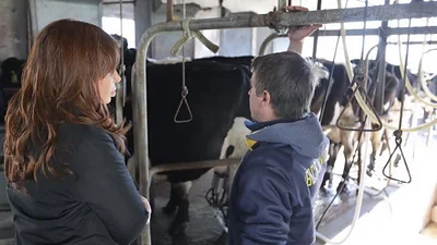 Cristina visitó a tamberos que están en crisis desde que asumió Macri Cristina visitó a tamberos que están en crisis desde que asumió Macri