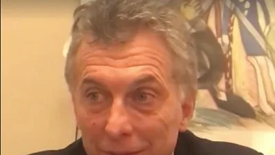El incómodo momento de Macri en medio del llamado al Payaso Santiago El incómodo momento de Macri en medio del llamado al Payaso Santiago