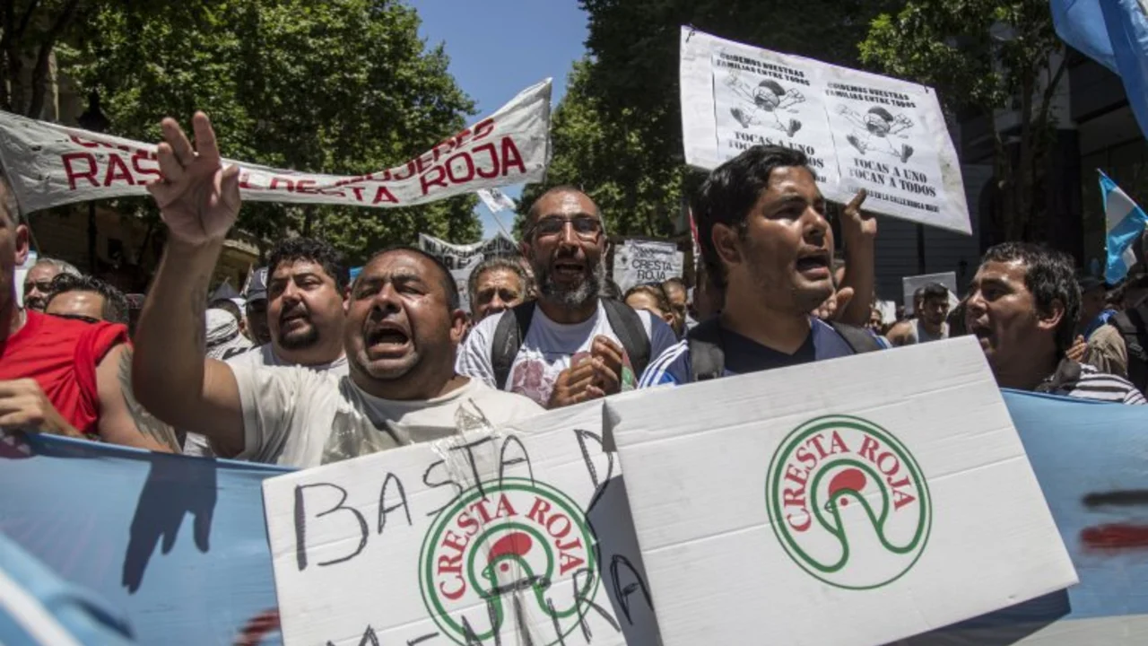 Los trabajadores de Cresta Roja lograron la reincorporación
