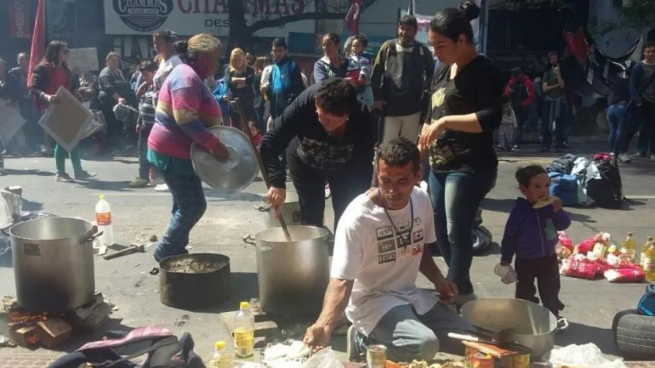 Organizaciones advierten que "endurecerán la lucha" si Macri no saca la emergencia