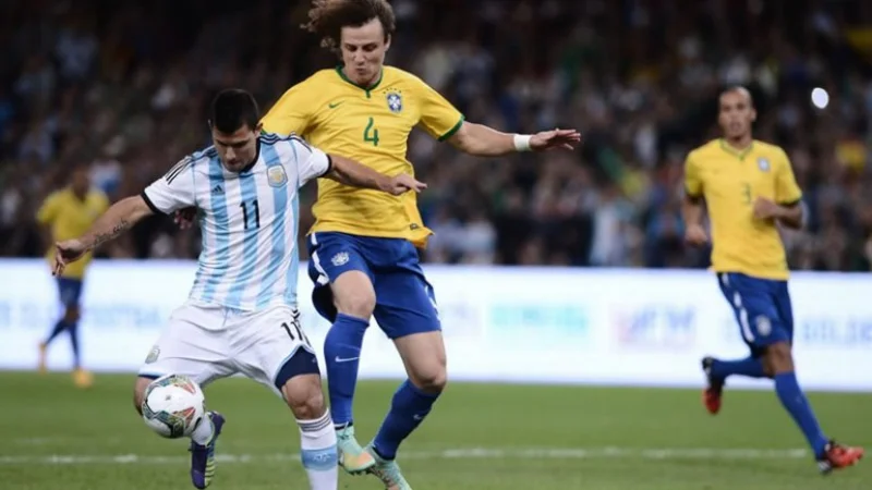 Un ranking eligió a Maradona y Messi como los mejores de todos los tiempos