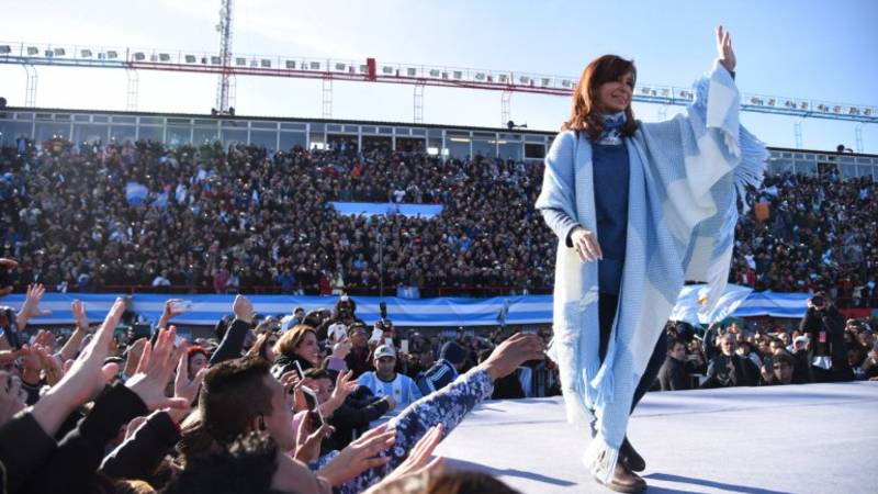 La encuesta que obligó a Cambiemos a cambiar su estrategia por culpa de CFK