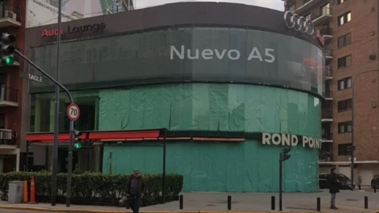 En medio de la crisis, cierra un bar emblemático de la política más oscura