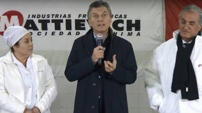Mauricio Macri volvió a apuntar contra los derechos laborales