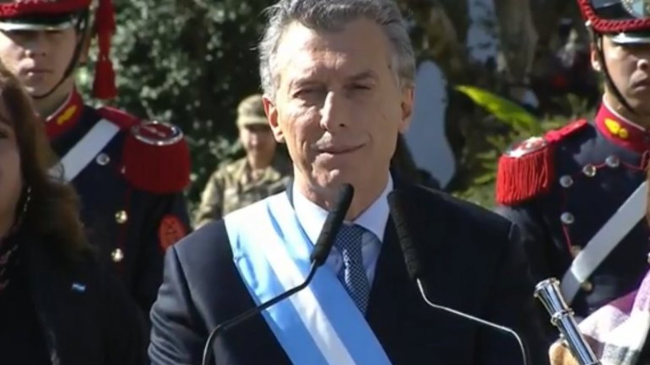 Día de la Independencia: Macri le rogó al peronismo y empresarios para salir de la crisis