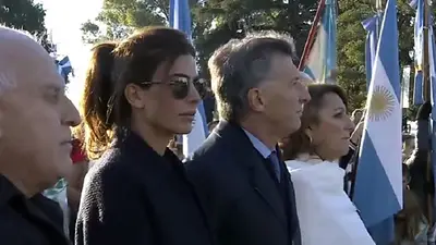 Un velorio: la imagen de Macri y sus funcionarios por los "festejos" del 9 de Julio que se viralizó Un velorio: la imagen de Macri y sus funcionarios por los "festejos" del 9 de Julio que se viralizó