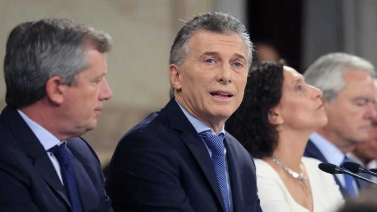 Macri anunció que no vetará la ley de "aborto legal, seguro y gratuito"