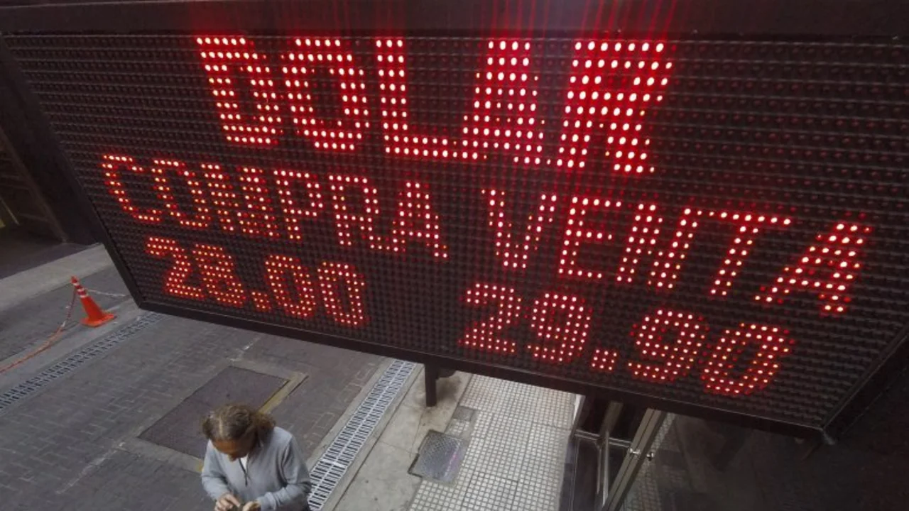 La mayoría de los empresarios cree que el dólar llegará a los 35 pesos a fin de año