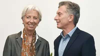 Macri acordó con el FMI bajar 22 % el salario real de maestros, médicos y policías Macri acordó con el FMI bajar 22 % el salario real de maestros, médicos y policías
