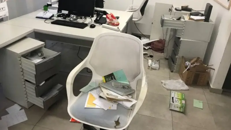 Tras el abandono del Gobierno, asaltaron una oficina de Télam