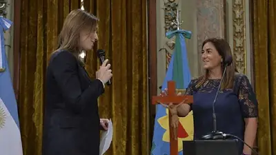 Aportantes truchos: quién es Fernanda Inza, la funcionaria que echó Vidal Aportantes truchos: quién es Fernanda Inza, la funcionaria que echó Vidal