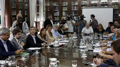 Paritaria docente: gremios pedirán 30% más cláusula gatillo en la Provincia de Buenos Aires Paritaria docente: gremios pedirán 30% más cláusula gatillo en la Provincia de Buenos Aires