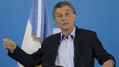 Macri sobre FF.AA.: "Si se toma la vida de otras personas y son atentados contra la propiedad, es terrorismo" Macri sobre FF.AA.: "Si se toma la vida de otras personas y son atentados contra la propiedad, es terrorismo"