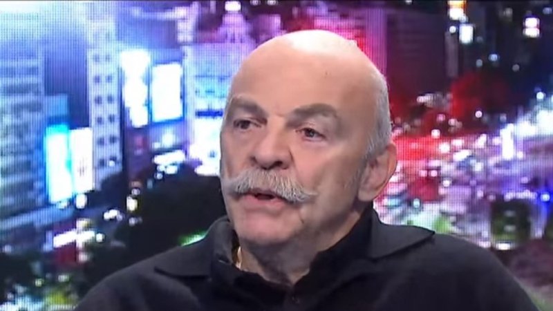 Caparrós afirmó que Macri "no fue útil" para nadie y criticó al peronismo