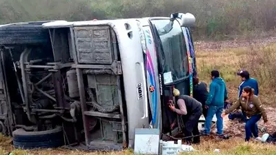 Tragedia: 13 jubilados muertos y 35 heridos en un accidente en la ruta tucumana Tragedia: 13 jubilados muertos y 35 heridos en un accidente en la ruta tucumana
