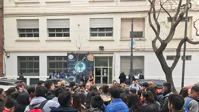 Alumnas denunciaron a un preceptor por acosar a chicas de 13 a 16 años Alumnas denunciaron a un preceptor por acosar a chicas de 13 a 16 años