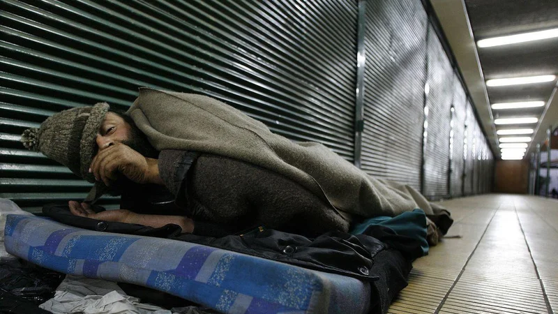 Cáritas pidió al Estado que "no sea indiferente" al frío y a las personas en situación de calle