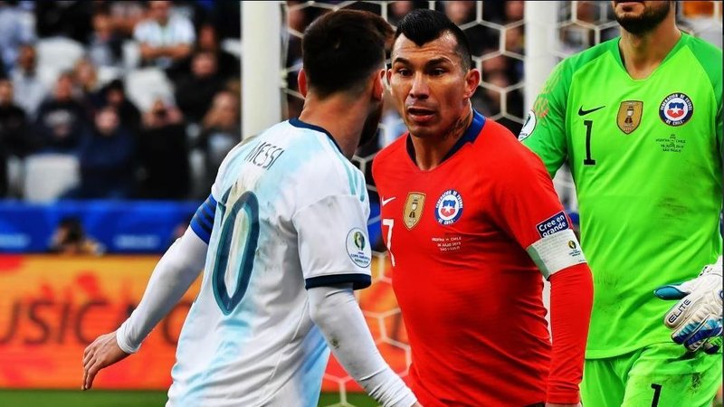 Indignación en las redes por un video de Gary Medel besando a su hijo